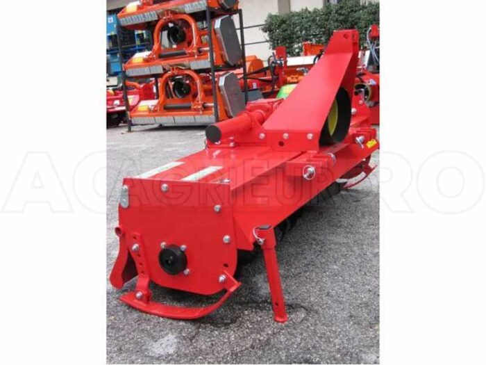 Fraise rotative à tracteur série medium avec déport mécanique Agrieuro UR 132